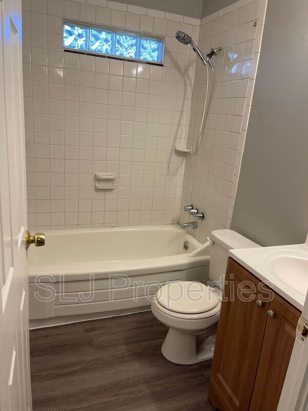 Building Photo - 10818 Grafton Hall Rd