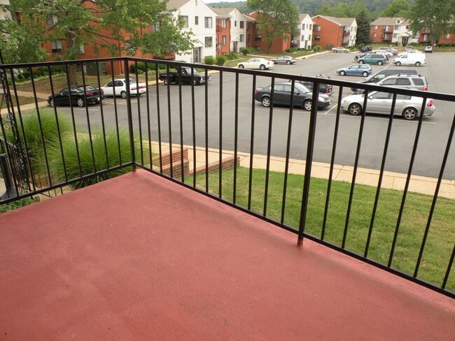 Building Photo - Cozy Leesburg condo for rent with balcony