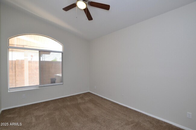 Building Photo - 4927 W Wahalla Ln