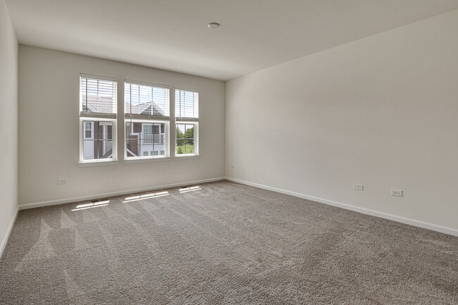 Building Photo - 2923 Madison Dr