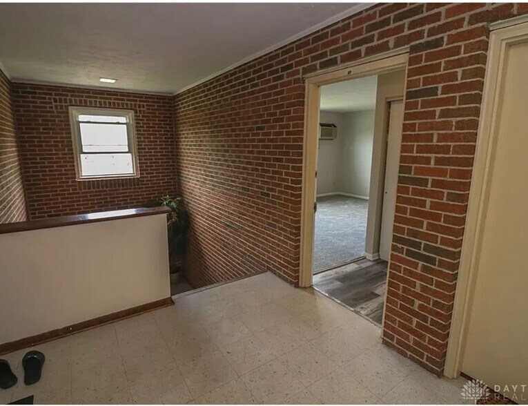 Building Photo - 311 N College Ave
