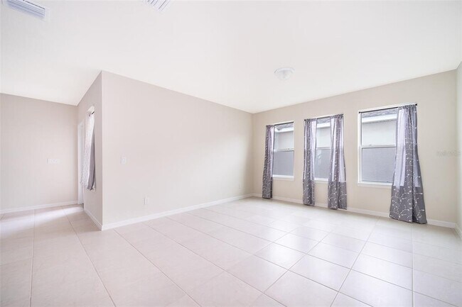 Building Photo - 1941 Summer Serenity Dr