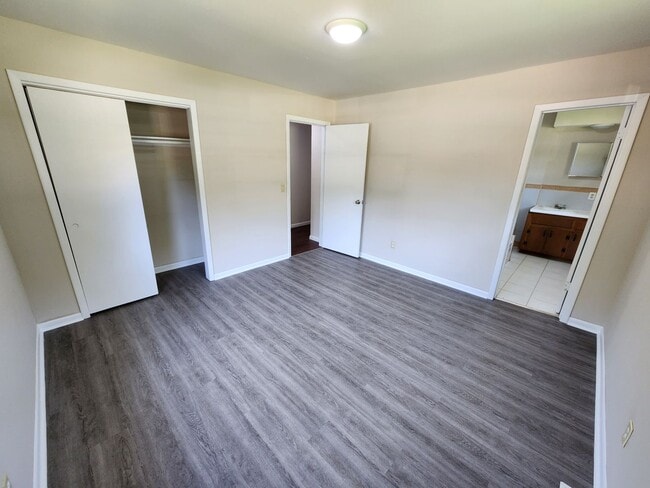 Building Photo - Spacious 3-Bedroom, 2-Bathroom Home COMING...