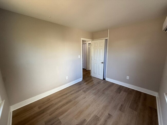 Building Photo - Spacious 3 Bedroom Townhouse for Rent !!!