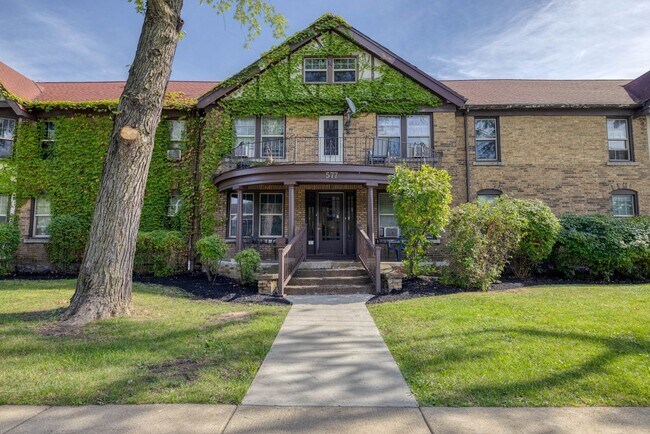 Interior Photo - 575 Colvin Ave