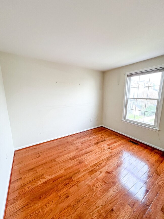 Building Photo - 14425 Gringsby Ct