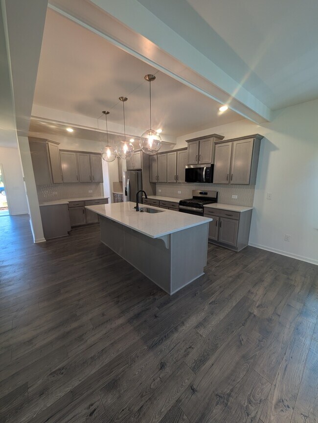 Building Photo - BRAND NEW 4BD/2.5 Home in the Stonebridge ...