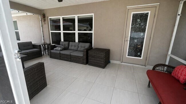 Building Photo - 180 SW Voltair Terrace