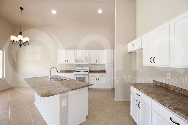Building Photo - 10331 E Idaho Ave