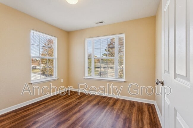 Building Photo - 1519 Elder Ave