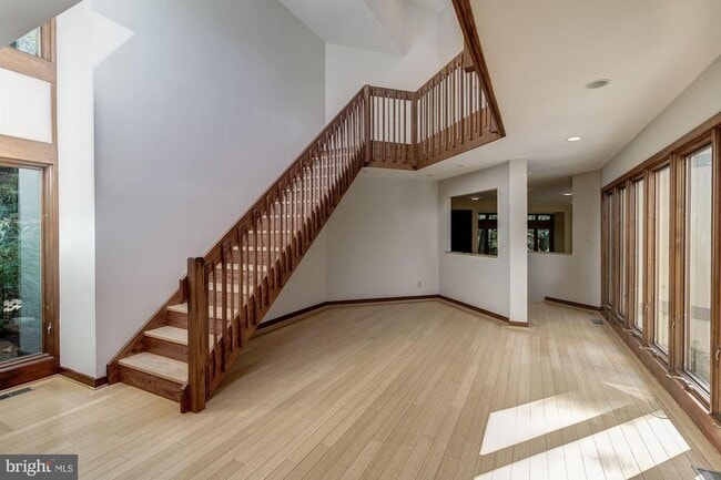 Building Photo - 1325 Darnall Dr