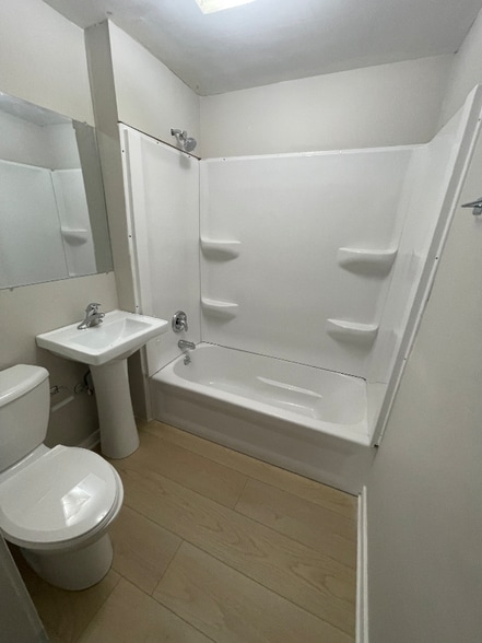 Building Photo - 1322 S 24th St