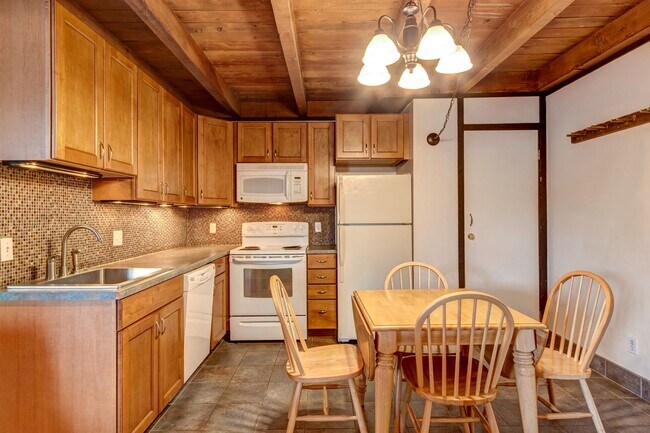 Building Photo - 8300 Ryan Gulch Rd
