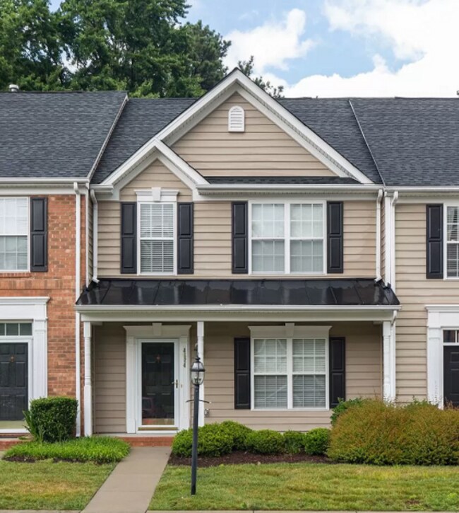Building Photo - Gorgeous Townhome in Western Henrico!