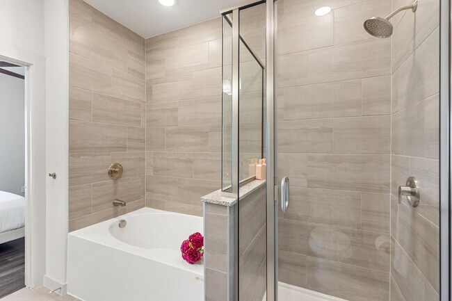 Building Photo - 5820 1/2 Cameron Road-SI FL4-ID1303394P