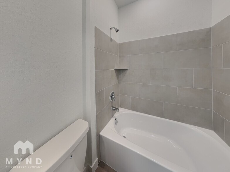 Building Photo - 10632 Ysasmendi Rdg