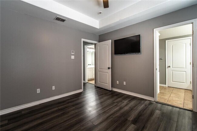 Building Photo - Stunning 4-Bed, 2.5-Bath Home – Lakes Subdivision