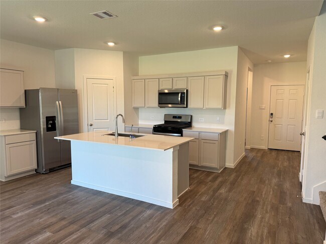 Building Photo - 23548 Skyward Ln