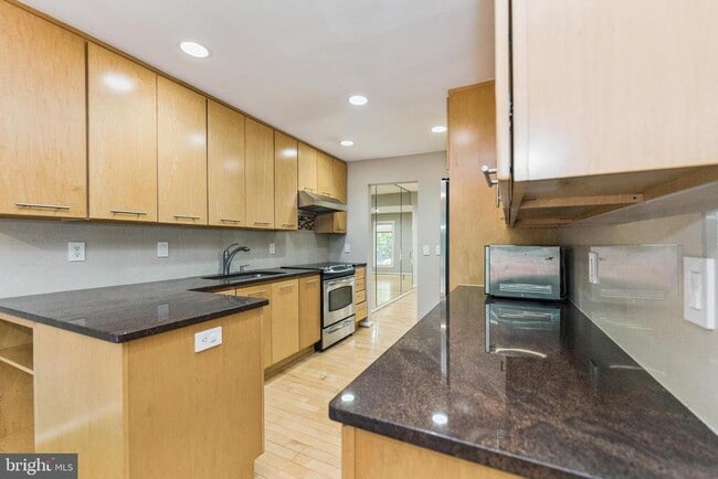 Building Photo - 12220 Tildenwood Dr