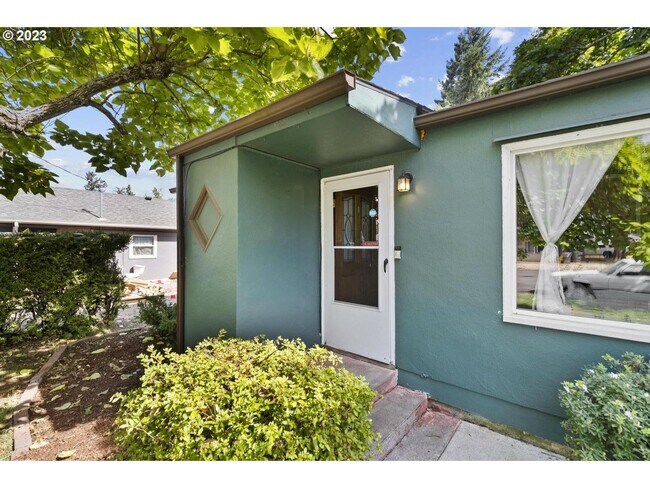 Building Photo - 3Bd/1Ba Mid Century Home In Canby~ A/C, 2 Additional Storage, and Spacious Yard!!!