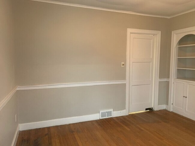 Building Photo - Chevy Chase Charmer     240318