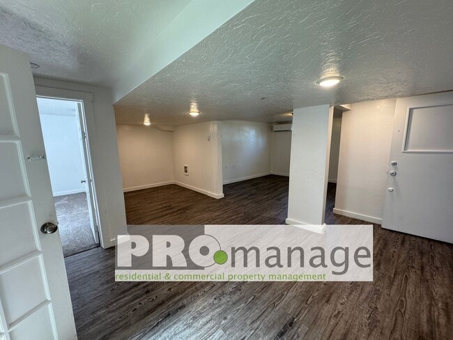 Building Photo - 690 I St
