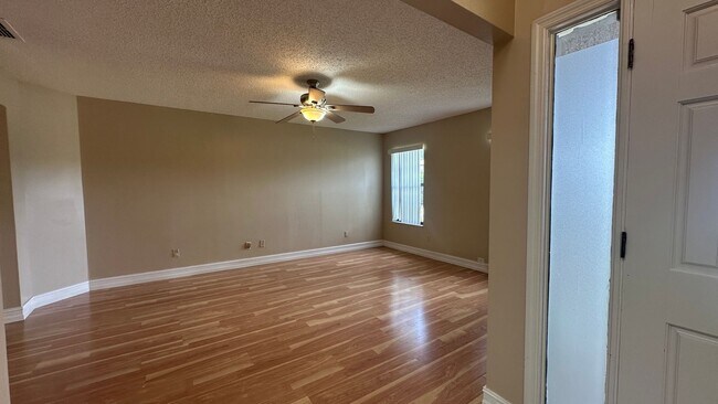 Building Photo - 487 Carrigan Ave