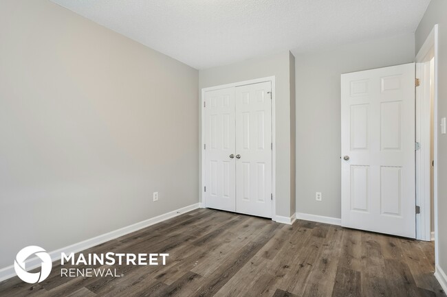 Building Photo - 510 Southampton Dr