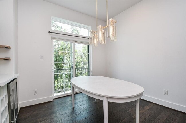 Building Photo - 1515 Weber St