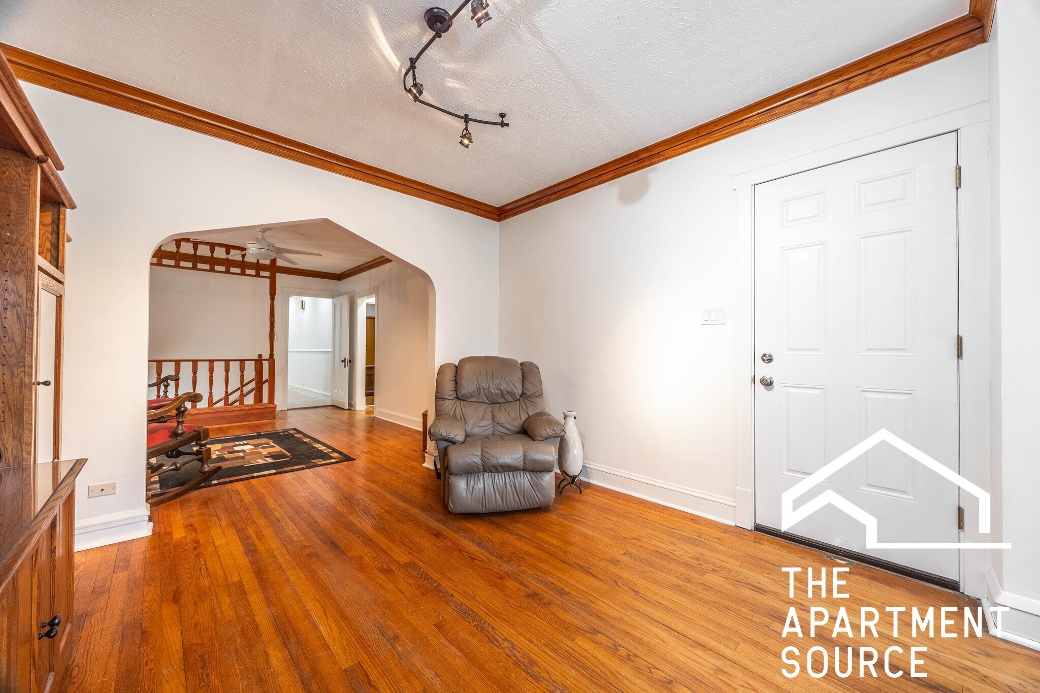 Building Photo - 2305 N Melvina Ave