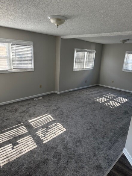 Den - 102 Hickory St