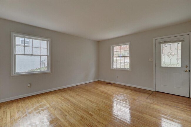 Building Photo - 4168 Tara Dr