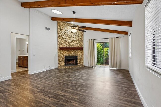 Building Photo - 325 Timberline Trail