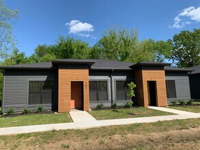 Building Photo - *****L@@K AT ME - 3 BR/2 BA BRYANT DUPLEX FOR RENT*****
