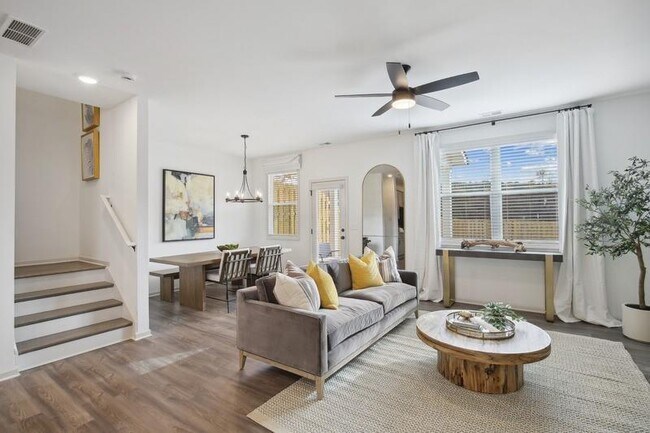 Building Photo - 111 Lipscomb Cir SE