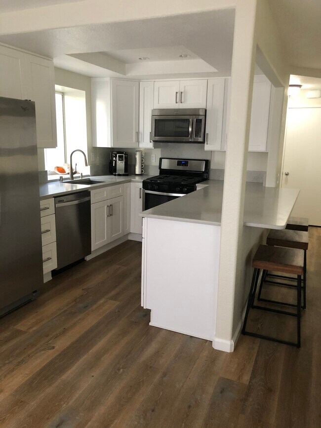 Building Photo - 7400 Altiva Pl