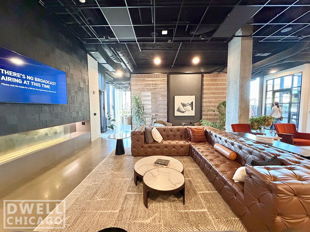 Building Photo - 1111 W Lake St