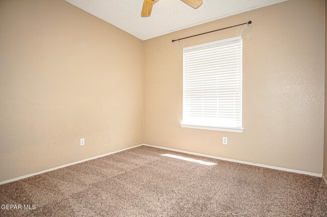 Building Photo - 1316 Desierto Azul Dr