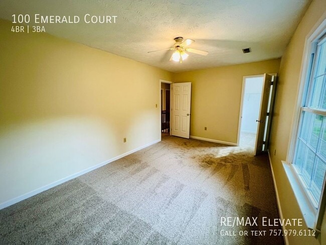 Building Photo - 100 Emerald Ct