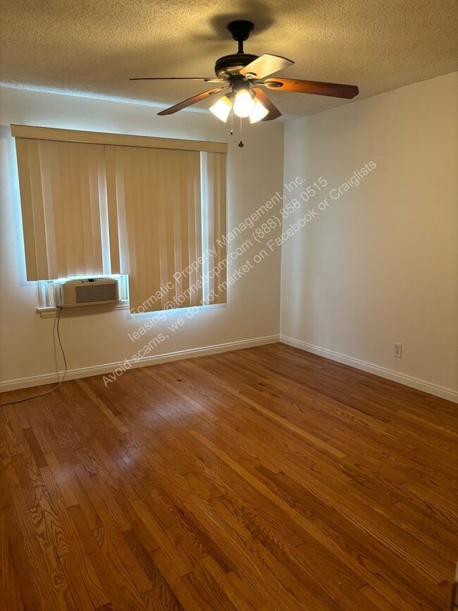 Building Photo - 930 N 1st St