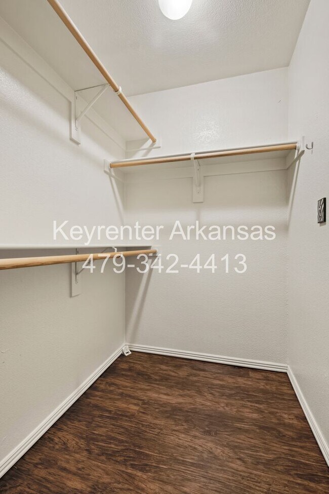 Building Photo - 1481 S Holland Dr