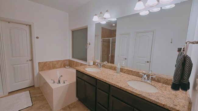 Building Photo - 7309 Raphael St