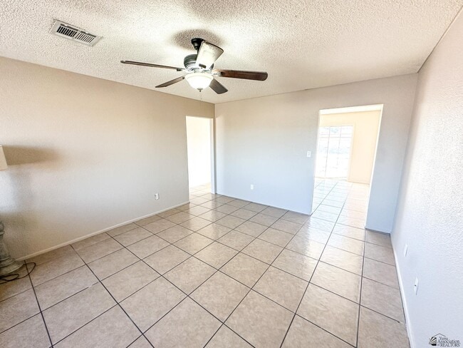 Building Photo - 3845 S Cactus Wren Way