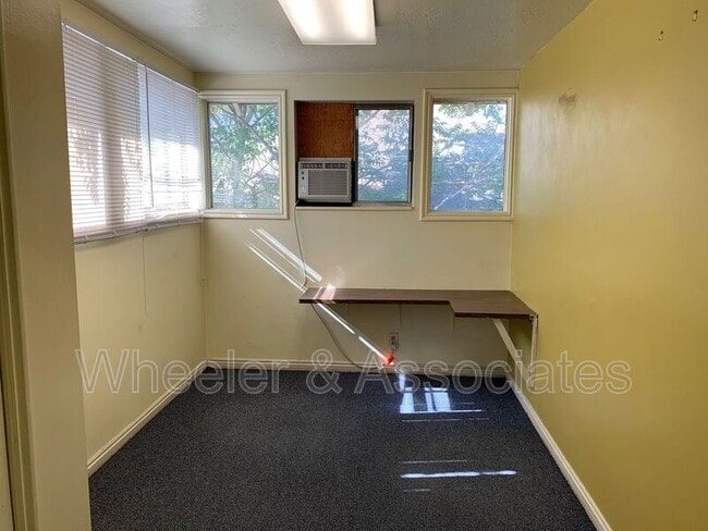 Building Photo - 845 E 400 S