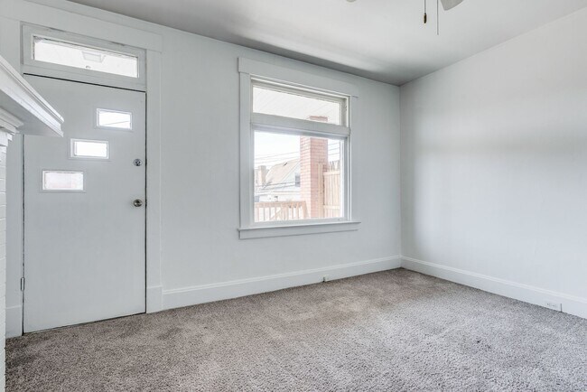 Building Photo - 275 Lelia St