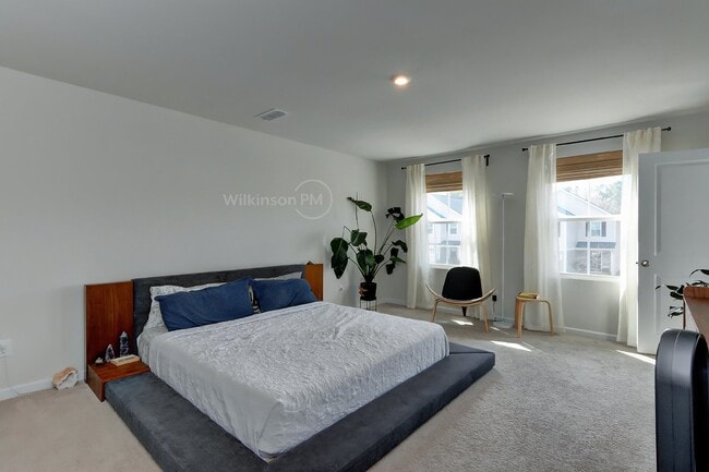 Building Photo - Stunning 4BD/2.5BTH 2-Story Single Family ...