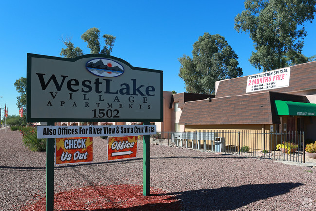 Building Photo - Westlake Village