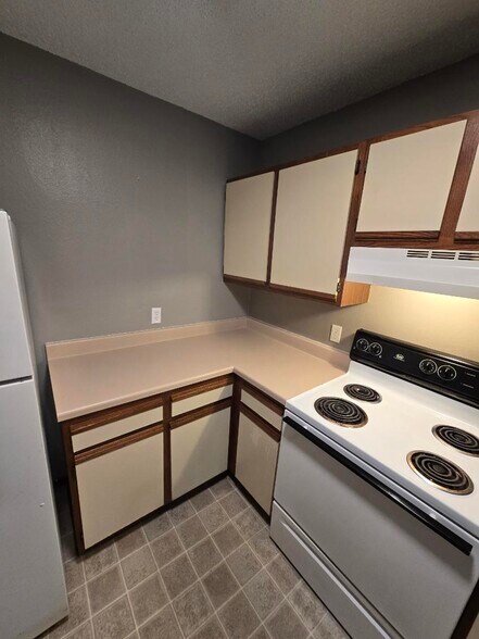 Building Photo - 200 Timber Ridge Dr