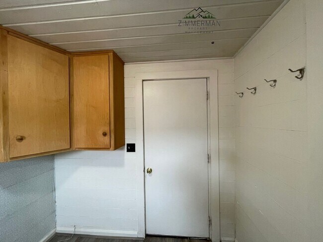 Building Photo - 2 Bedroom for Rent in Cottage Grove