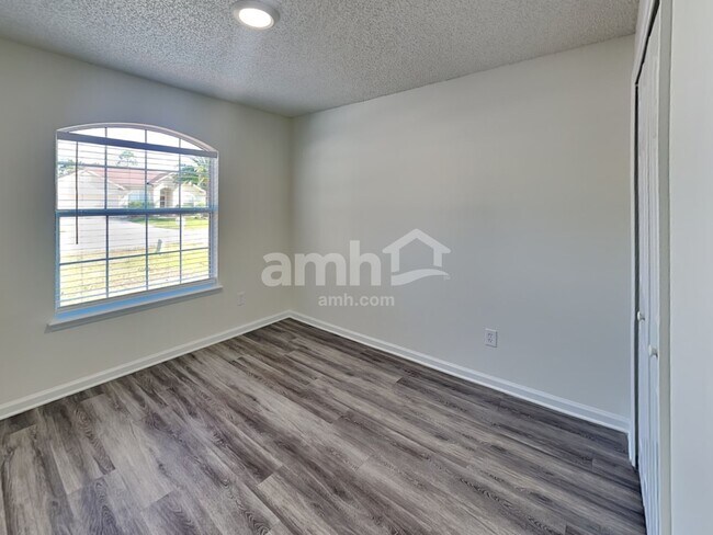 Building Photo - 145 Johns Glen Dr